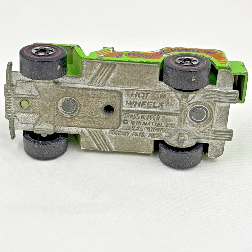 Hot Wheels Redline 1970 Grass Hopper Green w Dark Interior